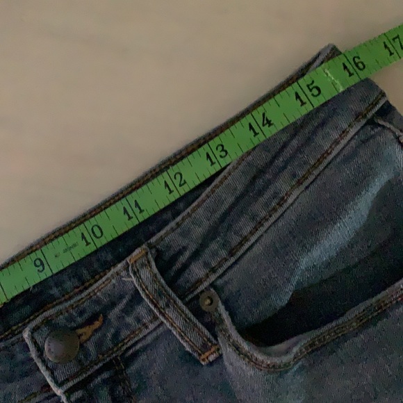 Universal threads distressed jeans size 10 - Picture 4 of 5